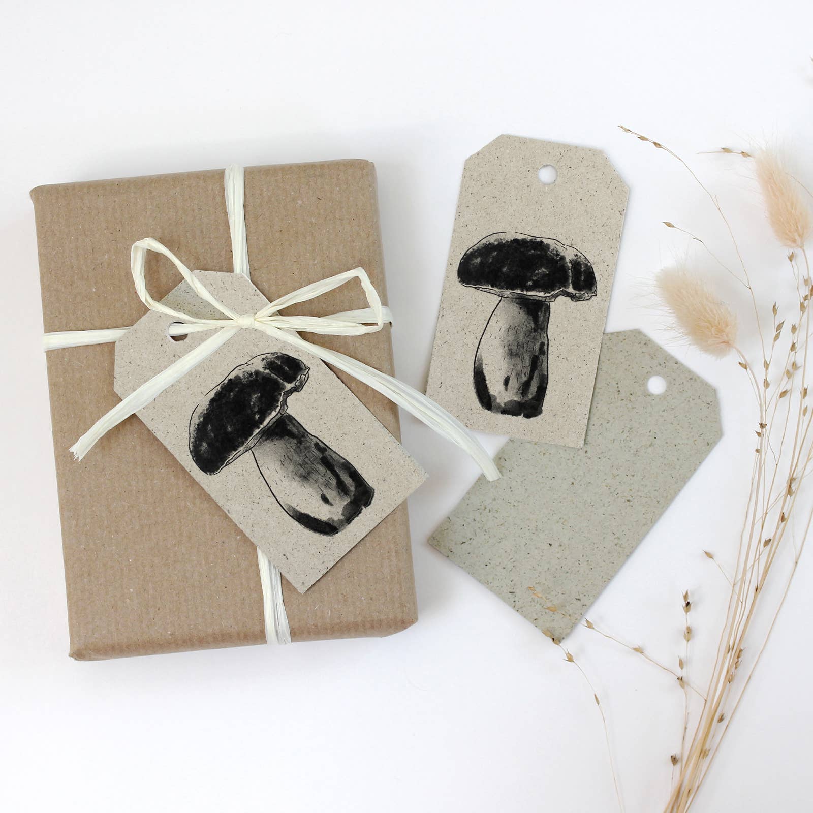 NOA Papeterie - Wholesale Gift Tag - Gift tag made of grass paper, porcini mushroom2