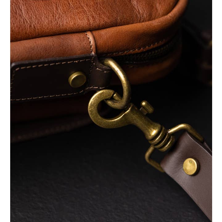 Time Resistance – Engroshandel Solbriller - Herre – Lædermappe til bærbar computer - Lanark5