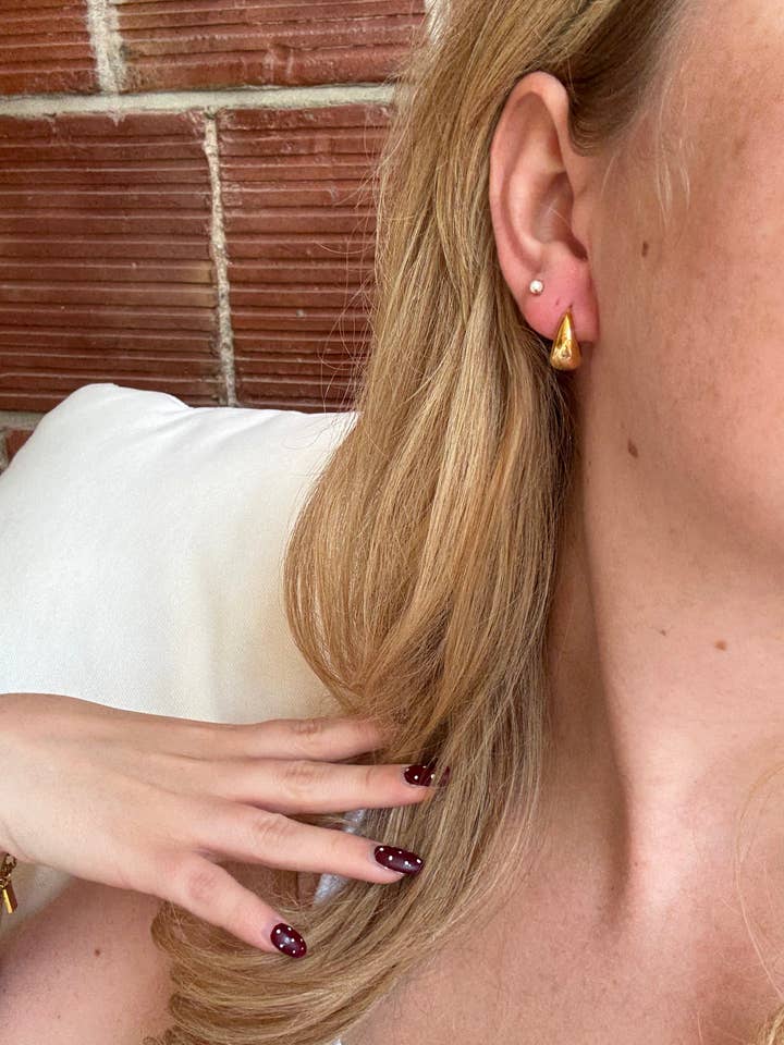 Fine huggies øreringe for engroshandel hos Lestrouvaillesdejen