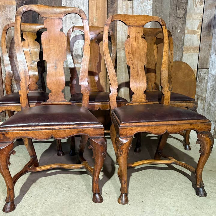 Ensemble antique de cinq chaises Queen Anne en noyer pour la vente par belvoir