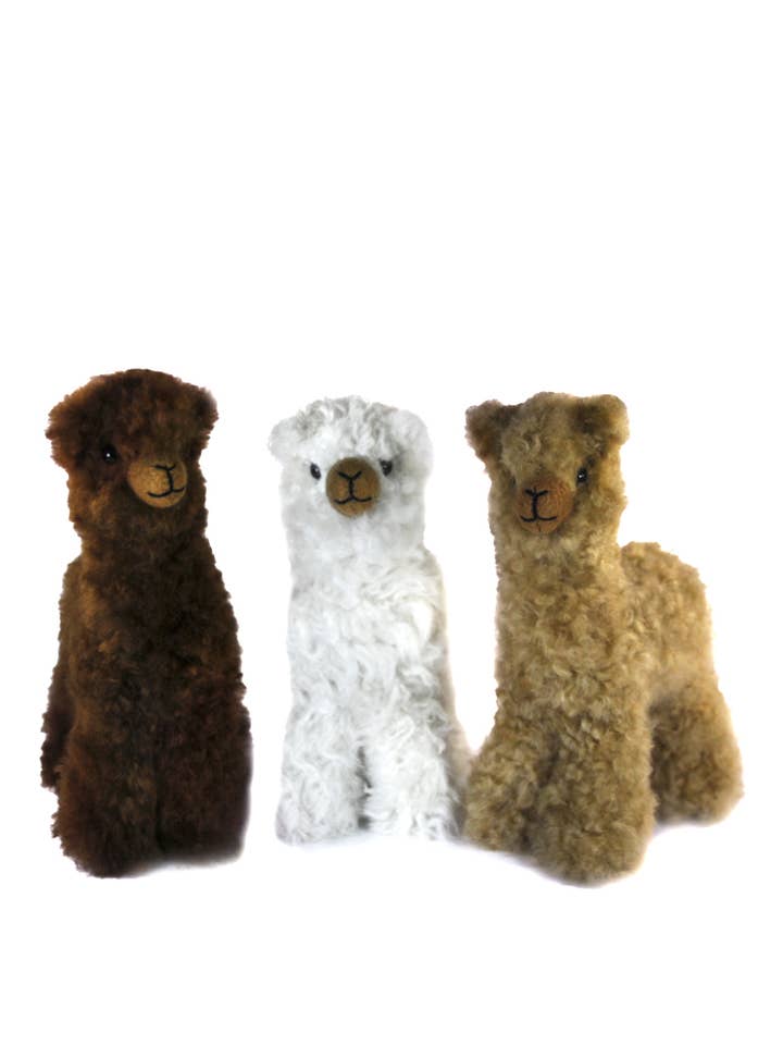 Blød Cria Alpaka 20 cm for engroshandel hos Lanart Alpaca