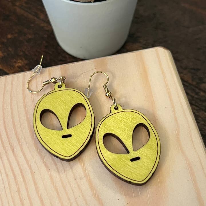 Suchfungoods - Wholesale Dangle Earrings - We Are Not Alone alien dangles