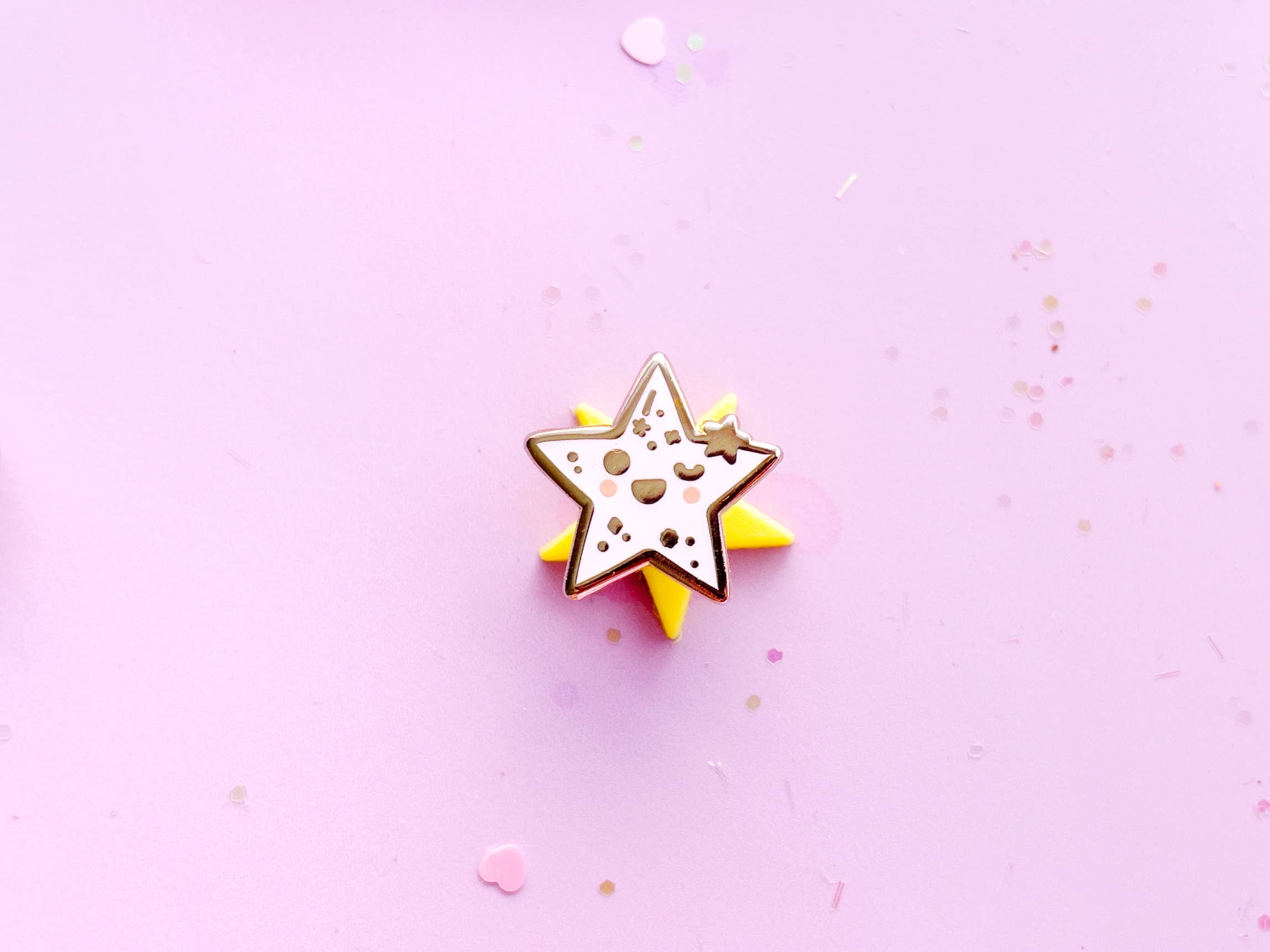 Jino's Art - Wholesale Lapel Pin/Button - Mini set of star and sparkle hard enamel pins - in white0