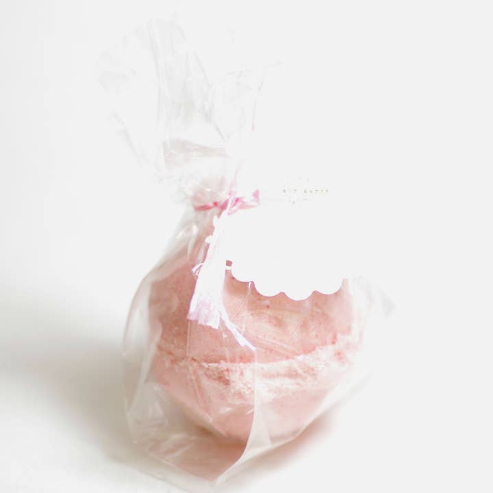 MATHAIR EARTH – wholesale Bath bomb/fizz – Huckleberry Bath Bomb2