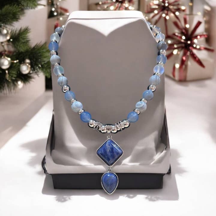 Colar Declarativo de Sodalita por atacado de Supr Nova Wrists