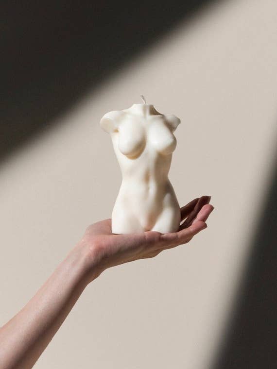 Große Kerze in Form eines weiblichen Oberkörpers für den Großhandel von LUCET