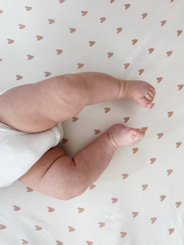 Children's fitted sheets “Hearts” for wholesale by CHILL SILK