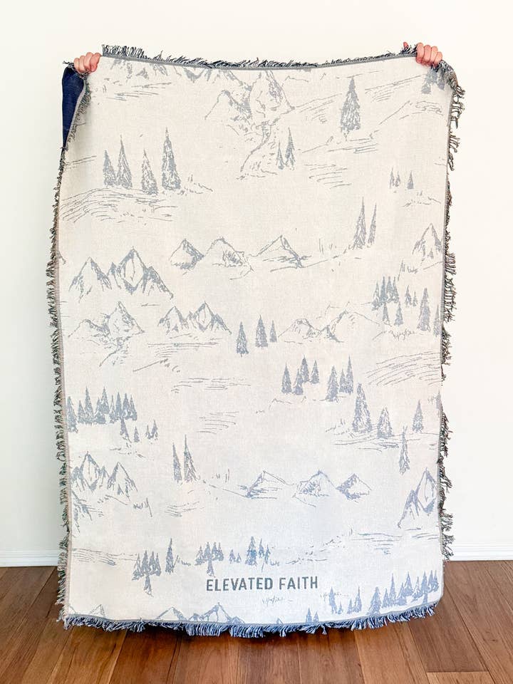 Plaid Paysage Montagnard pour la vente par Elevated Faith