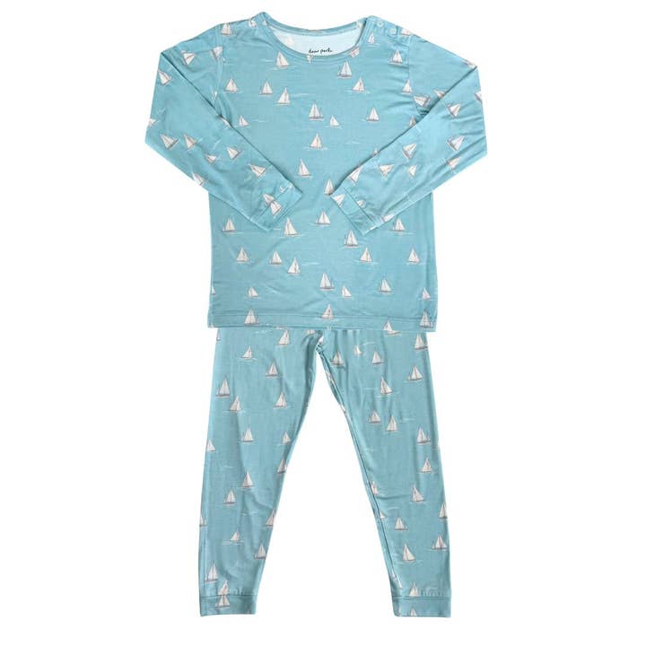Conjunto de pijama para niño pequeño en Smooth Sailing para venta al por mayor de Dear Perli