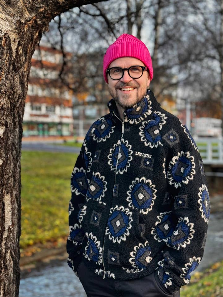 Vaara Merino Mütze in Pink für den Großhandel von RAGS Fashion