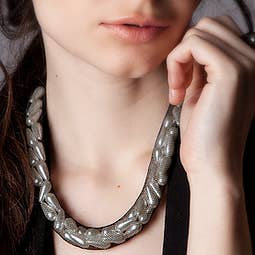 HEPBURN HALSKÆDE for engroshandel hos Mademoiselle Boetia