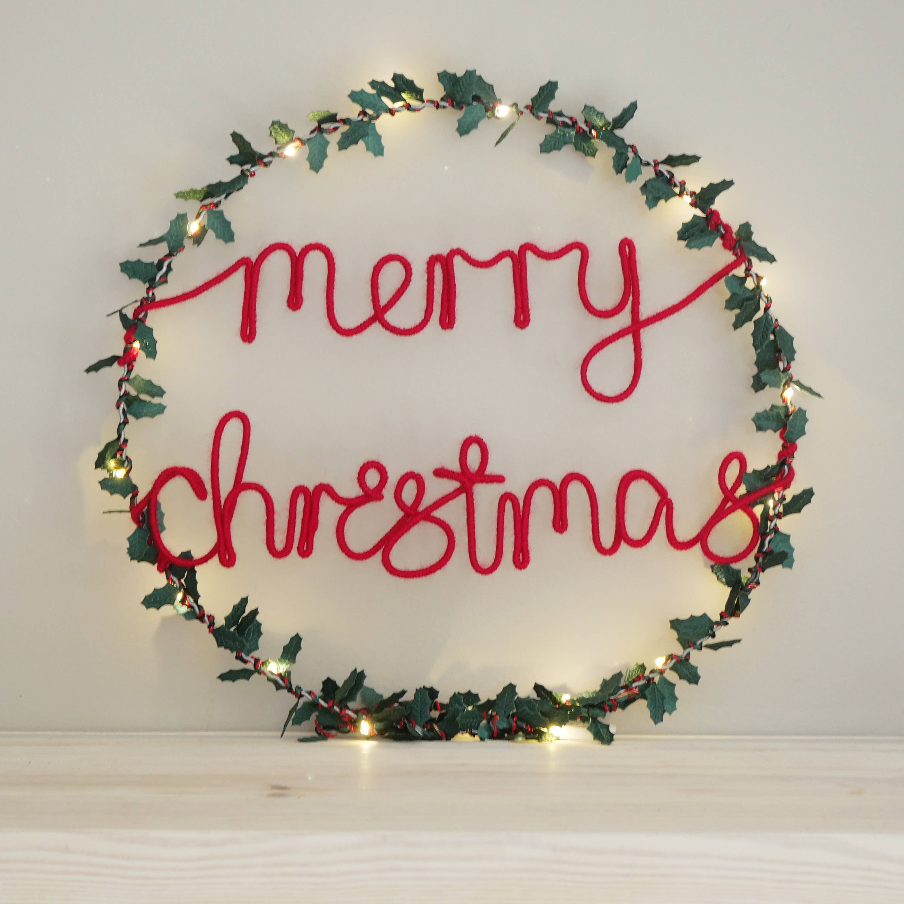 Melanie Porter - Wholesale Wreath - Merry Christmas Light Up Wreath - Christmas Decoration4
