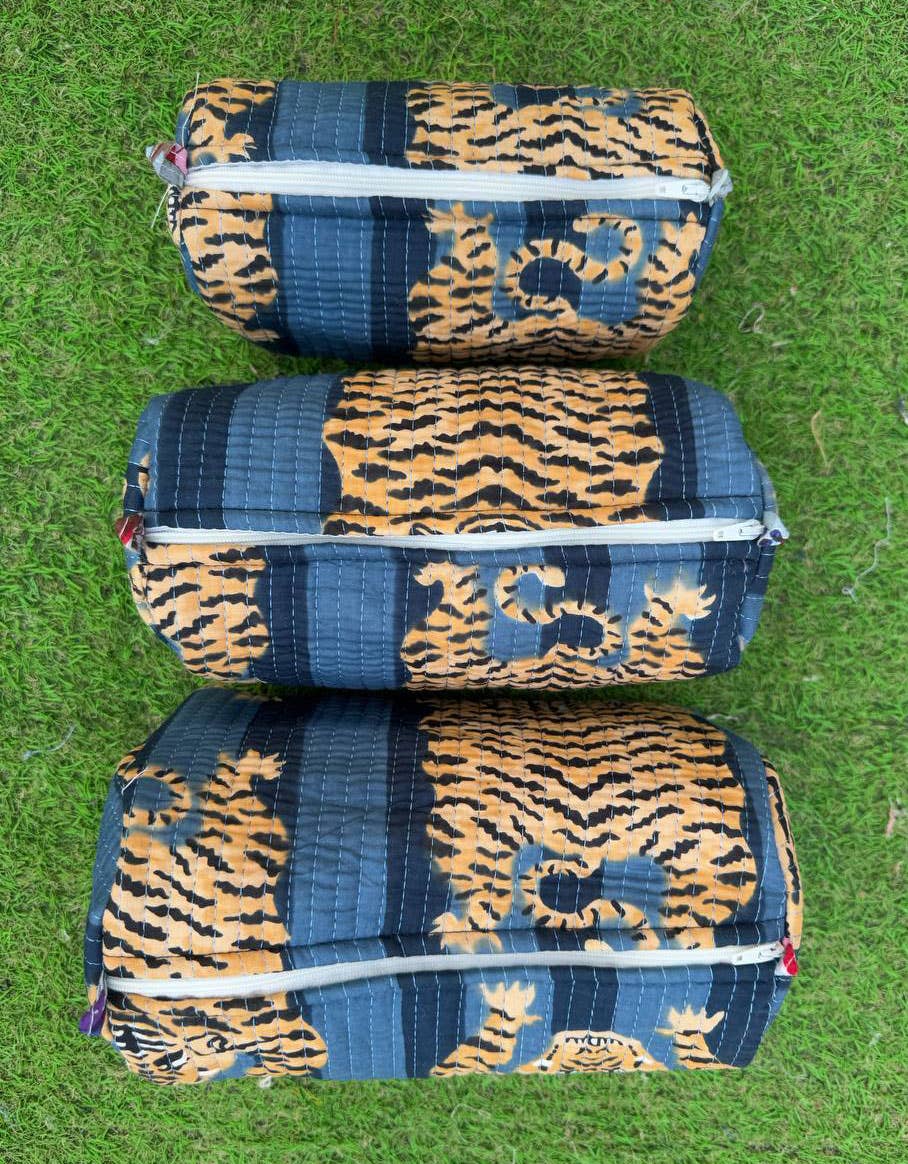 bhavnas boutique - Wholesale Makeup/Cosmetic Bag - Tiger Printed Cosmetic Bag Quilted Toiletry Bag Cotton Bags3