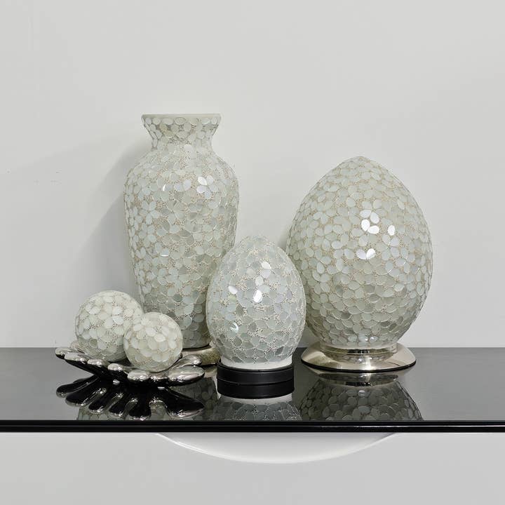Febland – wholesale Accent/desk lamp – Mosaic Glass Egg Lamp 30cm - Opaque White Flower