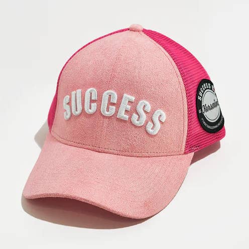 Casquette trucker rose pour la vente par Success By Kersaint