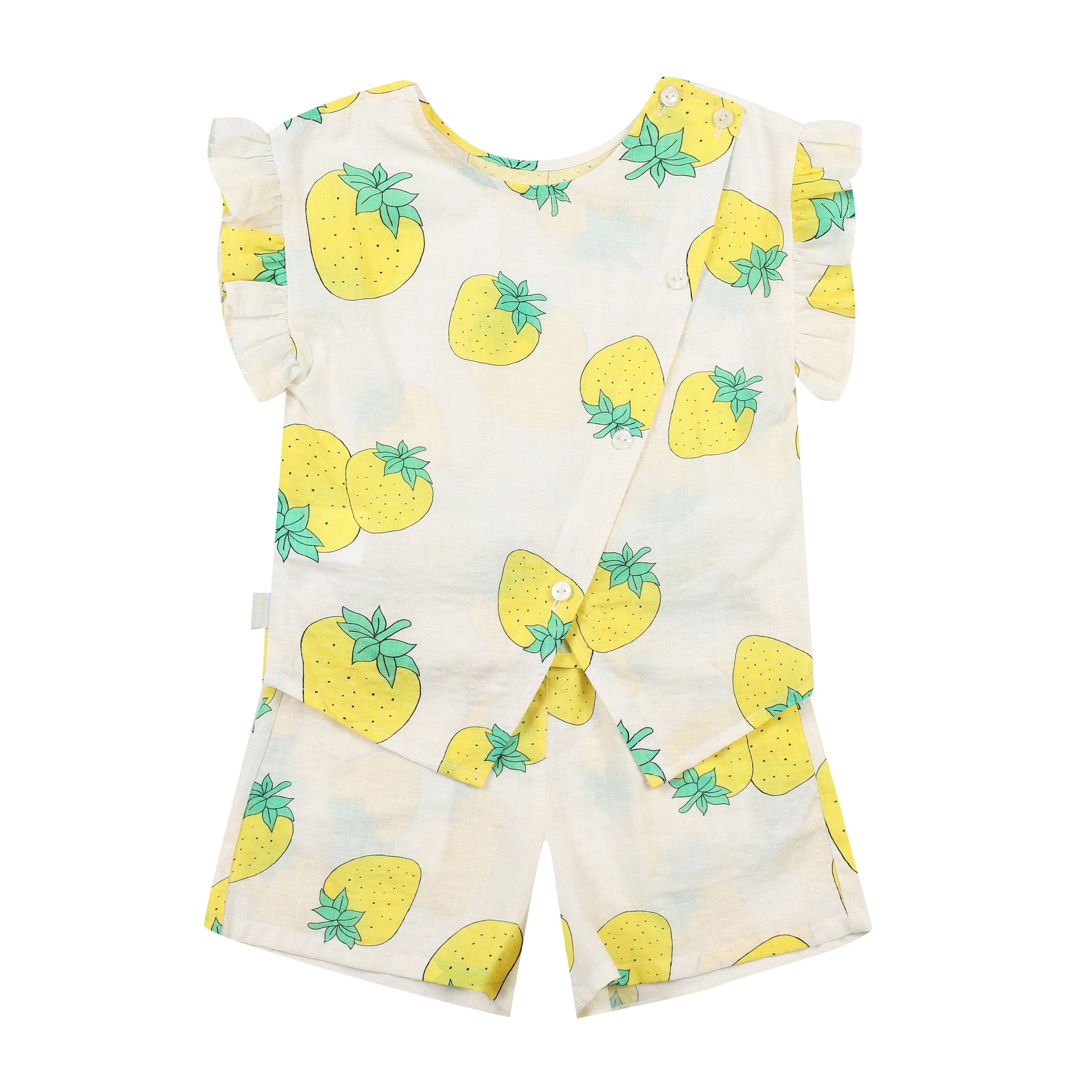 ToTo Heros - Wholesale Top & Short Set - Kids - Strawberry Graphic Print Angel Sleeve Top & Shorts Set8