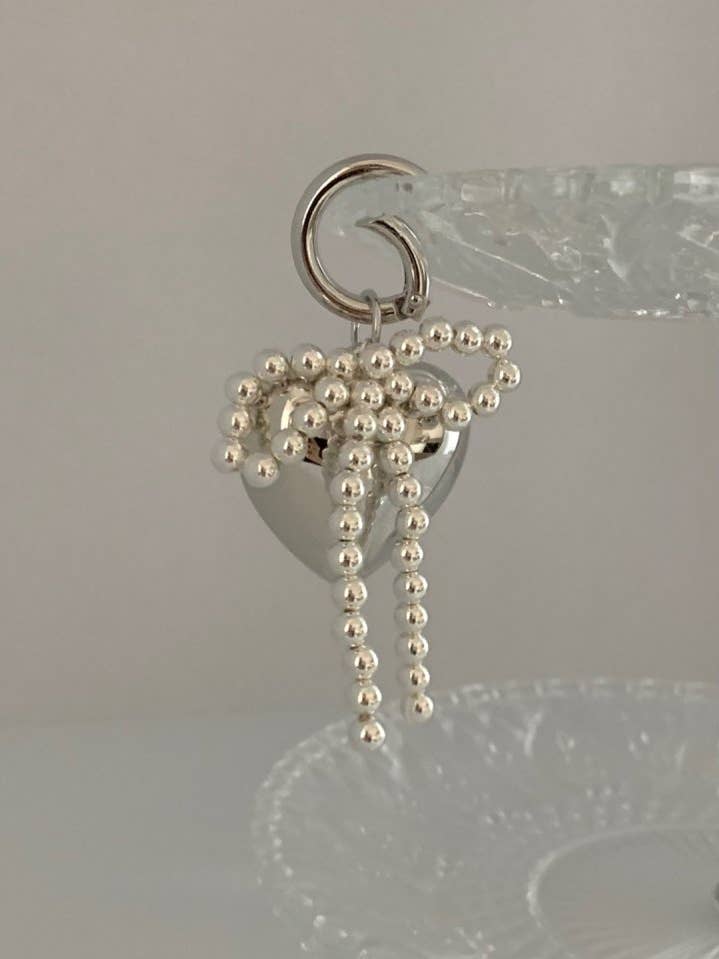 Lauren Keychain | Metallic Heart & Pearl Beaded Ribbon Charm for wholesale by MOND HAUS