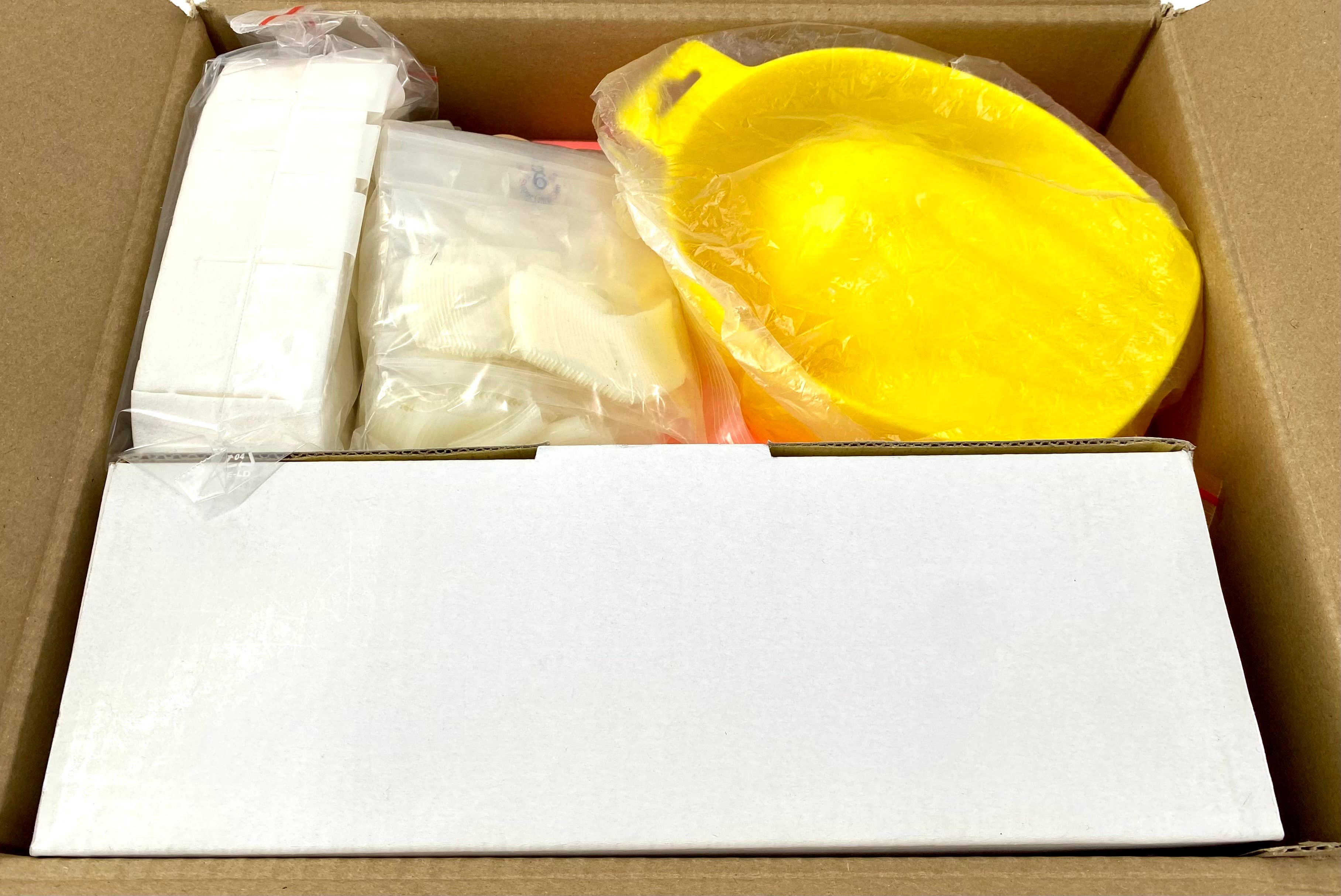 Salzmann Restwaren GmbH - Wholesale Nailcare Set - Beginner manicure nail care kits with UV lamp3