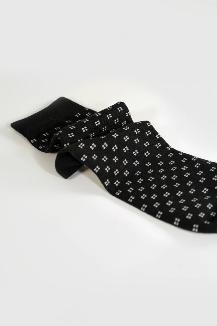 Black cotton socks model Cuadrillo for wholesale on Faire1