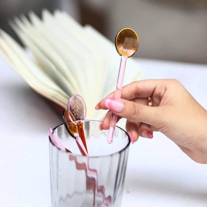 Casa Amarosa - Wholesale Kitchen spoon - Glass Spoons Amber-Pink, - 4.9 x 1 Inches1