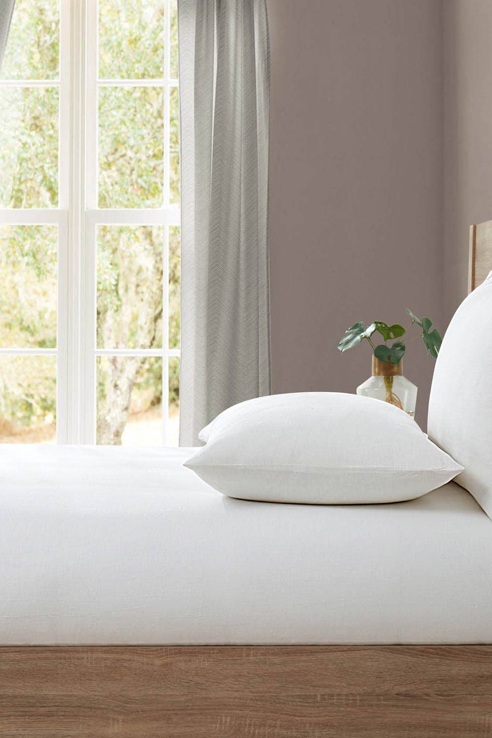 Lazy Linen Pillowcase Pair White for wholesale on Faire1