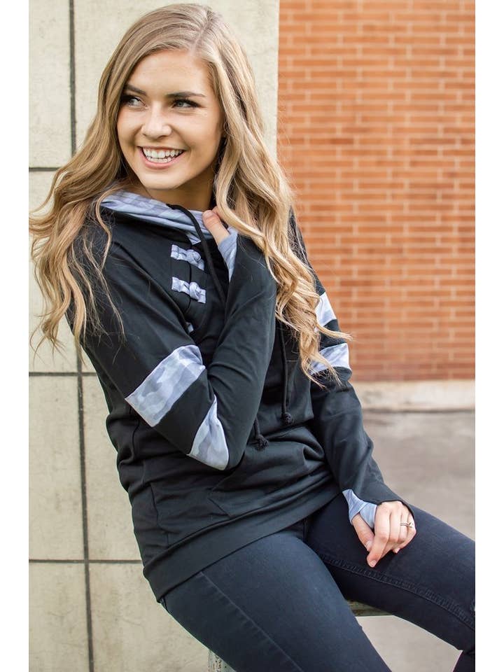 Rogue Society Apparel®️ – Großhandel Hoodie – Damen – Varsity Camo Hoodie jetzt für Kinder erhältlich!4