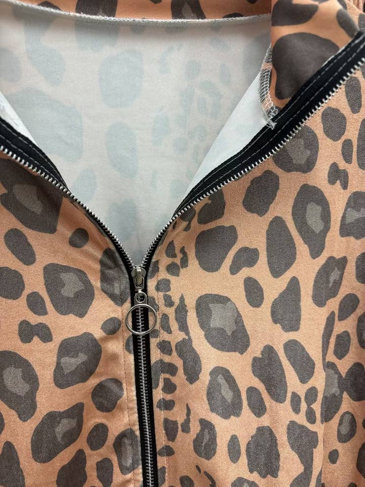 Jiawaknitart - Wholesale Lounge Set - Women's - Relaxed Leopard Print Lounge Set4