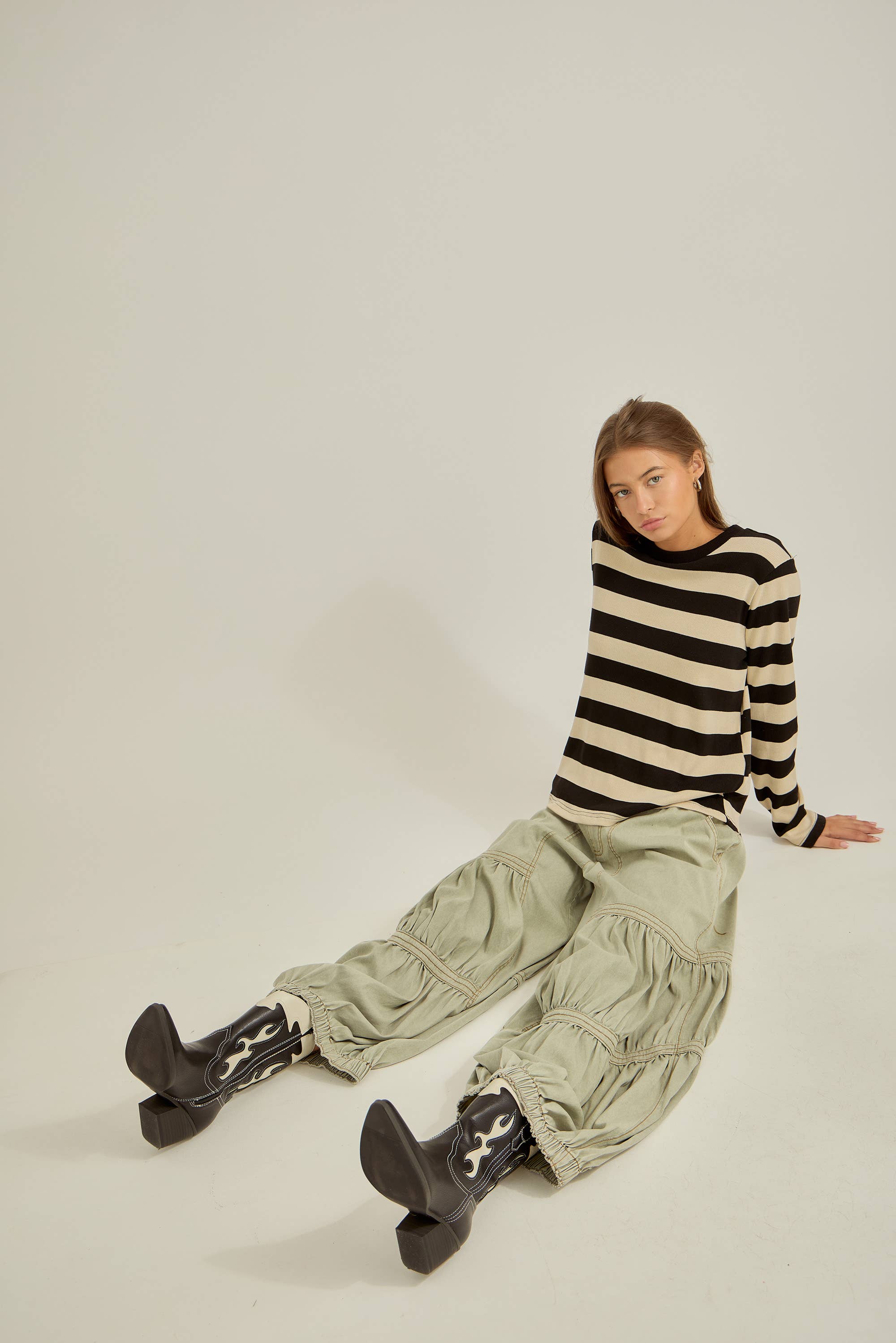 Avoine/Noir Top à rayures audacieuses de haute qualité en vente sur Faire4