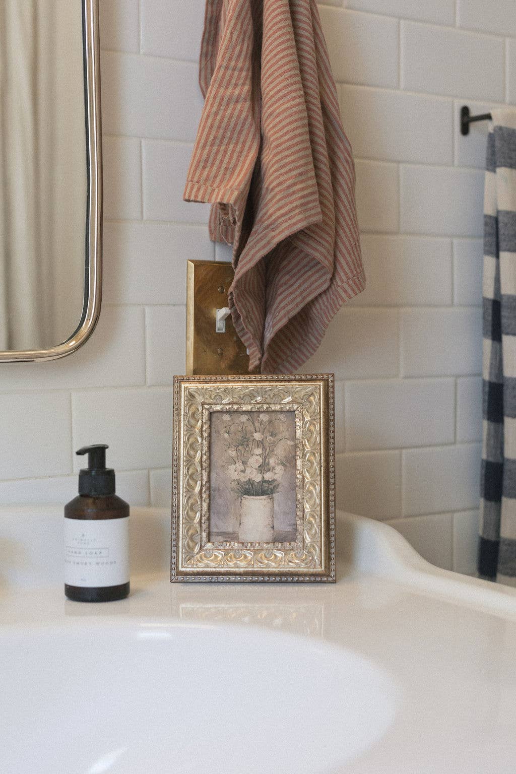 Petal Lane Home - Wholesale Wall Art Set - Long Stem Roses Framed Antique Art2