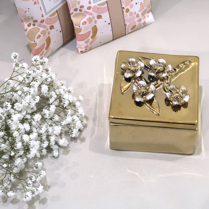 VIVIENCE - Wholesale Decorative Box - Square Gold Decorative Box With Flower Design on the Lid4