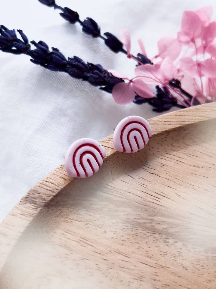 Col J ✦ Kleine roze-rode oorstekers voor wholesale door KLAEI DESIGN STUDIO