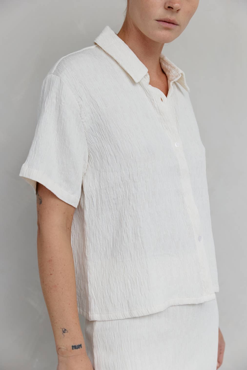 MOD REF – Camisa com botões no colarinho – Mulher por atacado – The Miranda Top | Topo com Botão Texturizado19