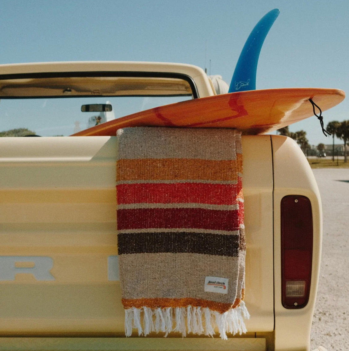 Sundream - Wholesale Throw Blanket - SUNDREAM CUSTOM: CLASSIC THROW + WOVEN LABEL (MOQ 50 UNITS)3