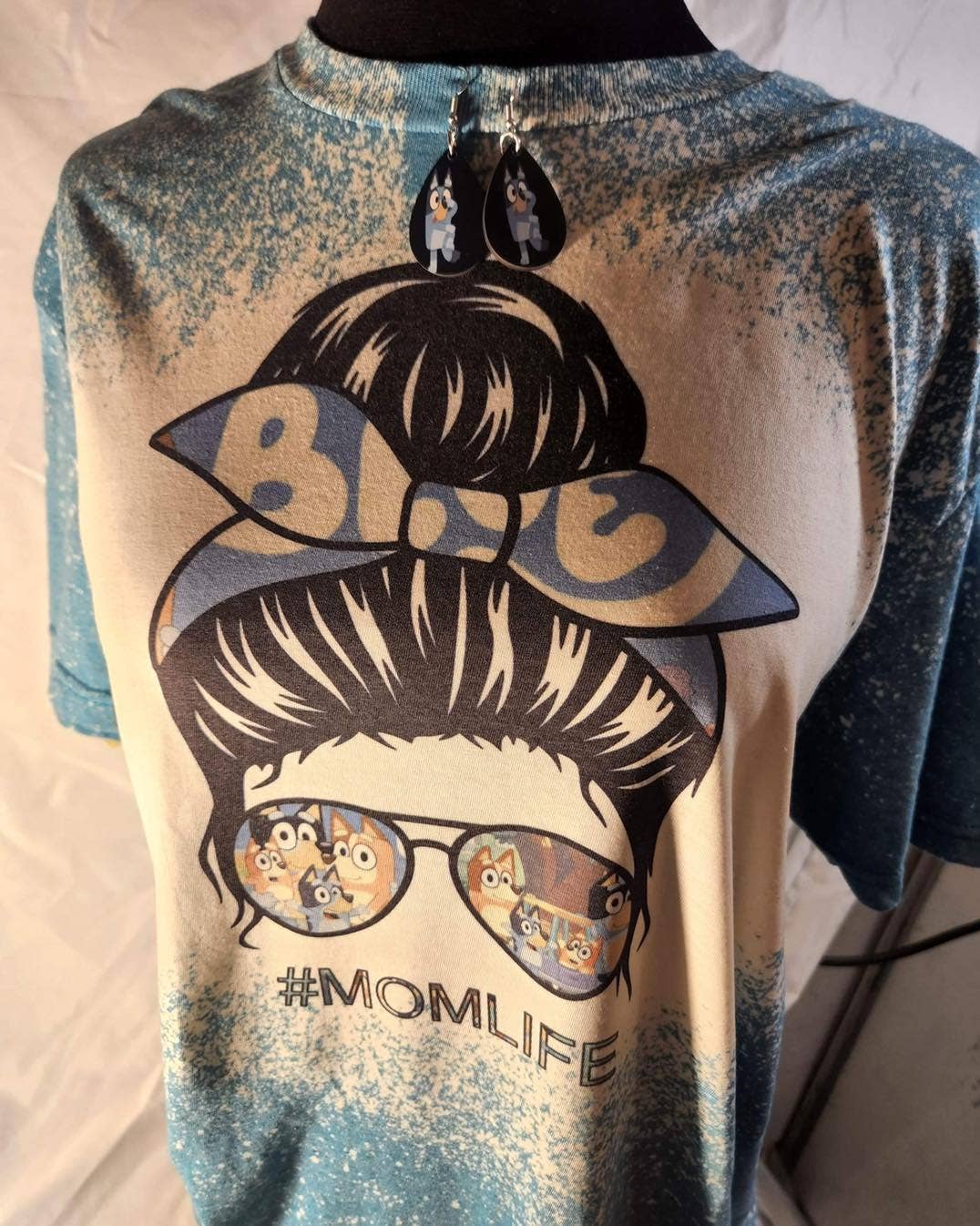 Cussin Sisters - Vente T-shirt sérigraphié – femme - T-shirt Bluey Mom Life1