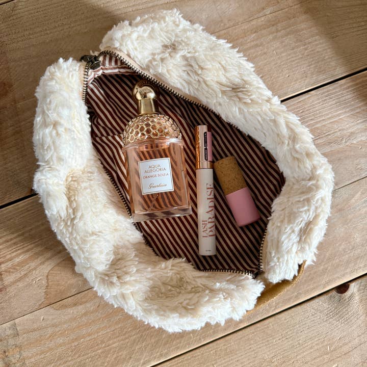 Liefe NL – wholesale Toiletry bag – Unisex – Teddy Pouch1