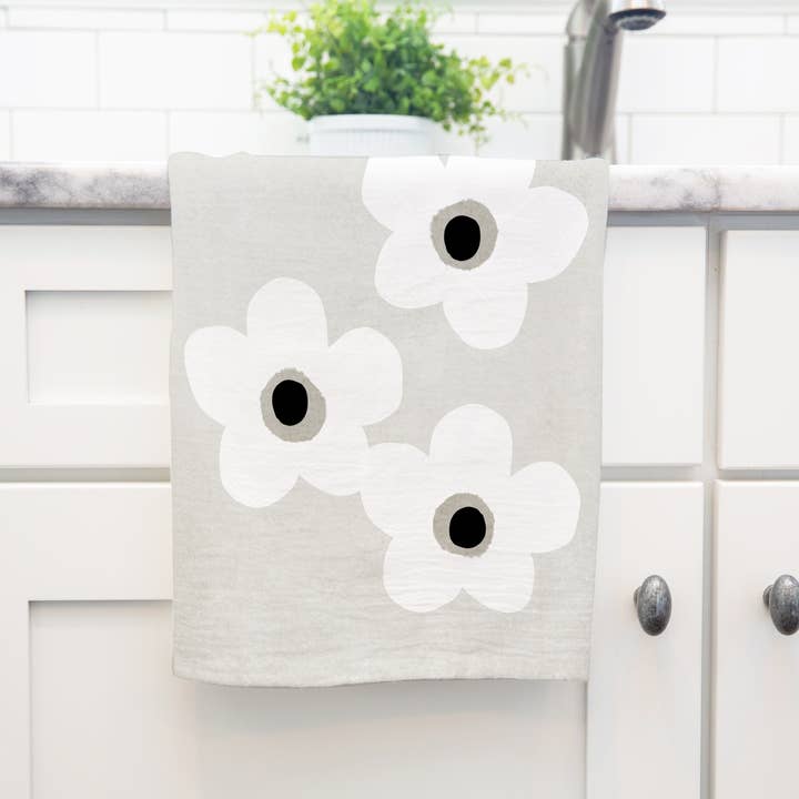 Susan Case Designs - Wholesale Tea Towel - Floral Cotton Tea Towel - White Flowers - Kitchen Decor2