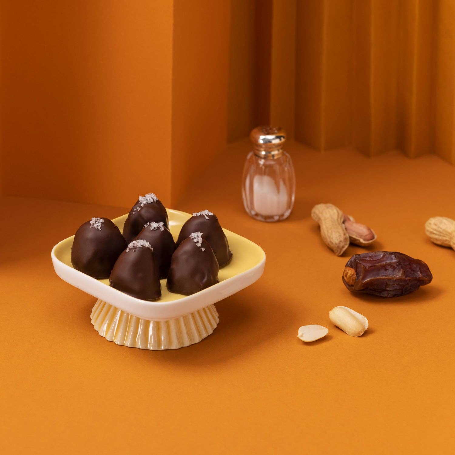 djoon - Venta al por mayor Dulces con chocolate - Pralinés de dátil con cacahuate salado (orgánico)3