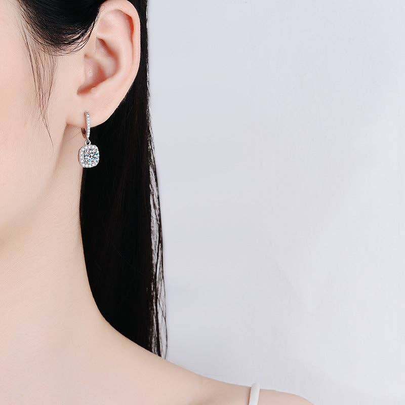 Perimade & Co. LLC - Vente Boucles d'oreilles pendantes - Créoles pendantes en forme de moissanite en argent sterling 9251
