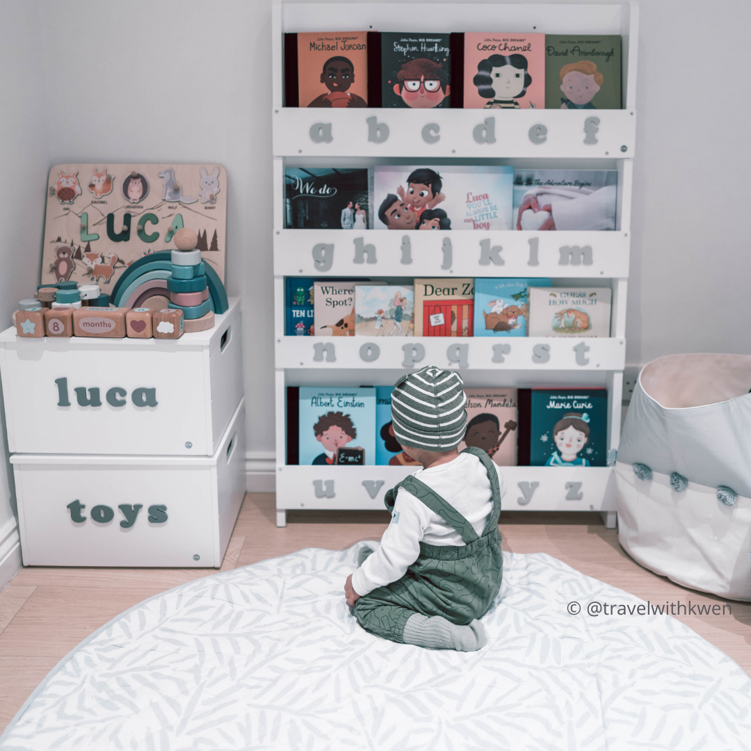 Tidy Books - Vendita all'ingrosso Librerie - Libreria per bambini Tidy Books con alfabeto - Colori naturali e morbidi6