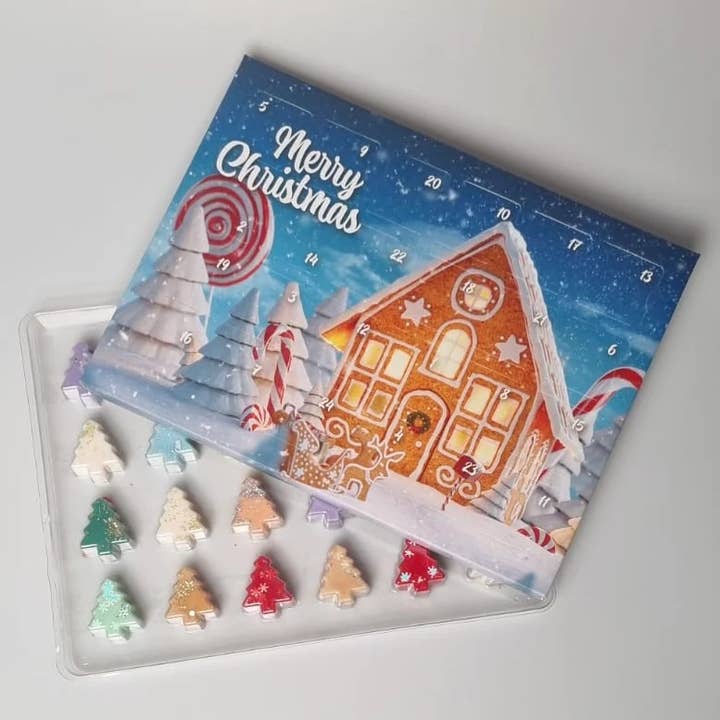 24 Kavitet Julgran ADVENT - PEPPARKAKSHUS för wholesale av craftastik