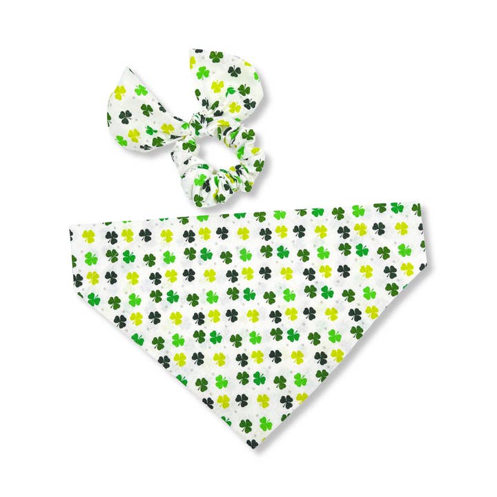 Ensemble Trèfles Doggy et Moi pour la vente par The Happy Headband Co