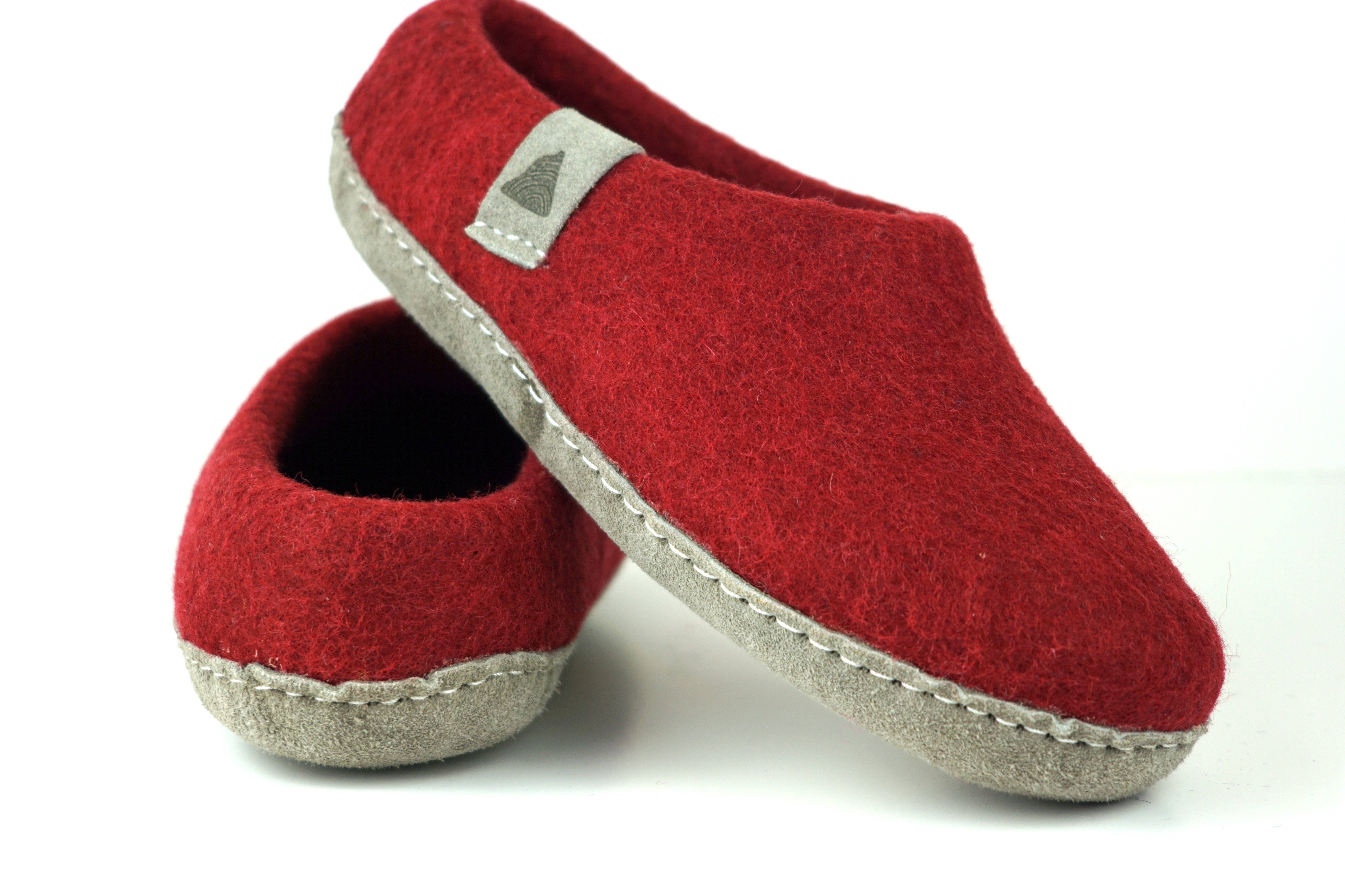 The Cottager – wholesale Slippers – Women's – Shlips Canoe Red3