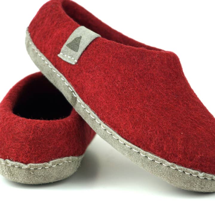 The Cottager – wholesale Slippers – Women's – Shlips Canoe Red3