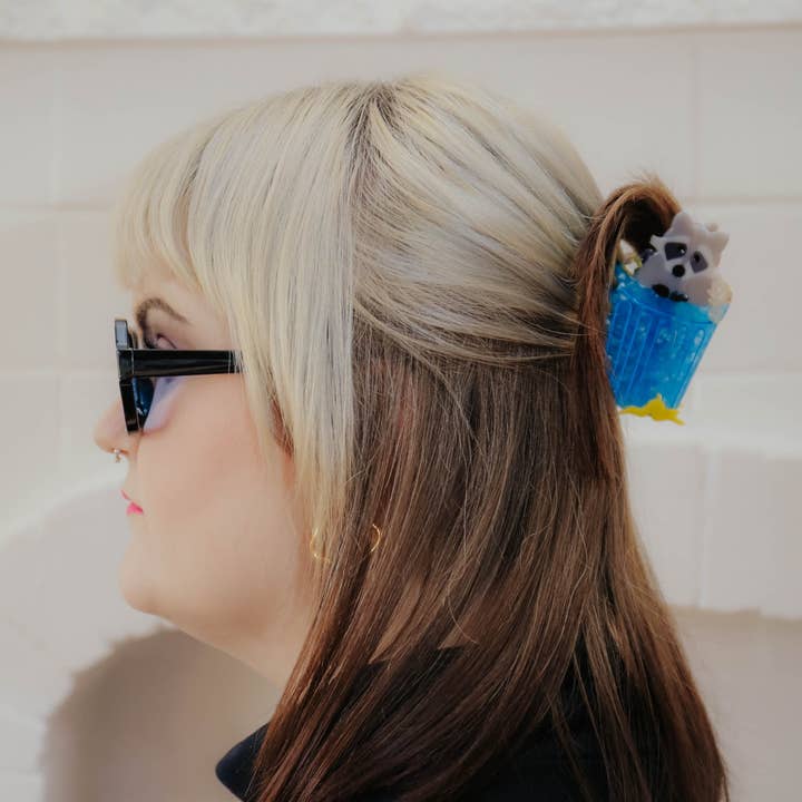 The Peach Fuzz - Wholesale Hair Accessories Set - Women's - Trash Panda Raccoon Hair Claw3