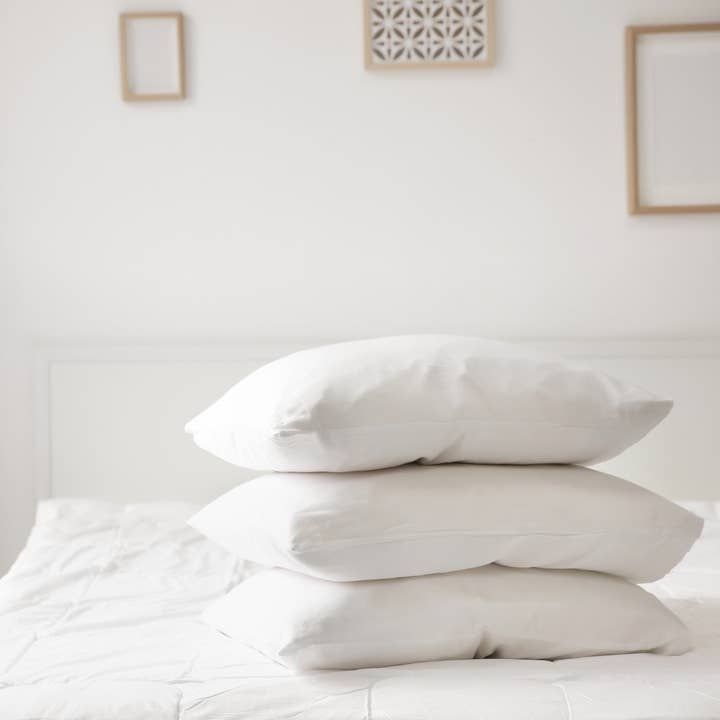 Still Water Linens - Wholesale Bedding Pillow - Green Label Standard Pillows1