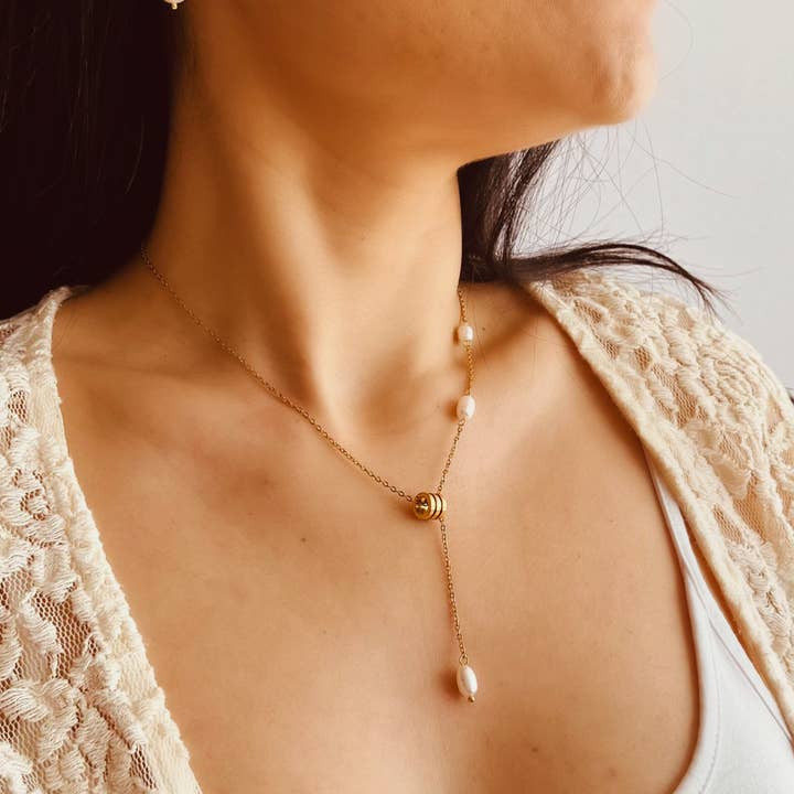 XIPAIA – wholesale Y-neck/lariat necklace – ZOE Necklace - Natural Pearl Lariat Necklace2