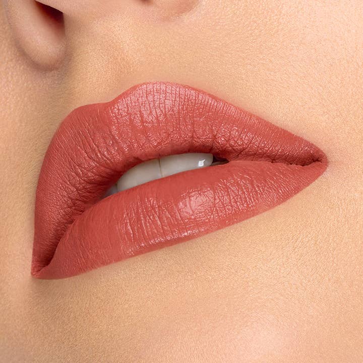 S+M Zwoel en mat, houd het schattig (matte vloeibare lippenstift) voor wholesale door AJCRIMSON Beauty