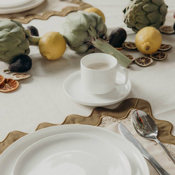 Vivé - Wholesale Placemat - Gisèle Scallop Placemat with embroidered detail7