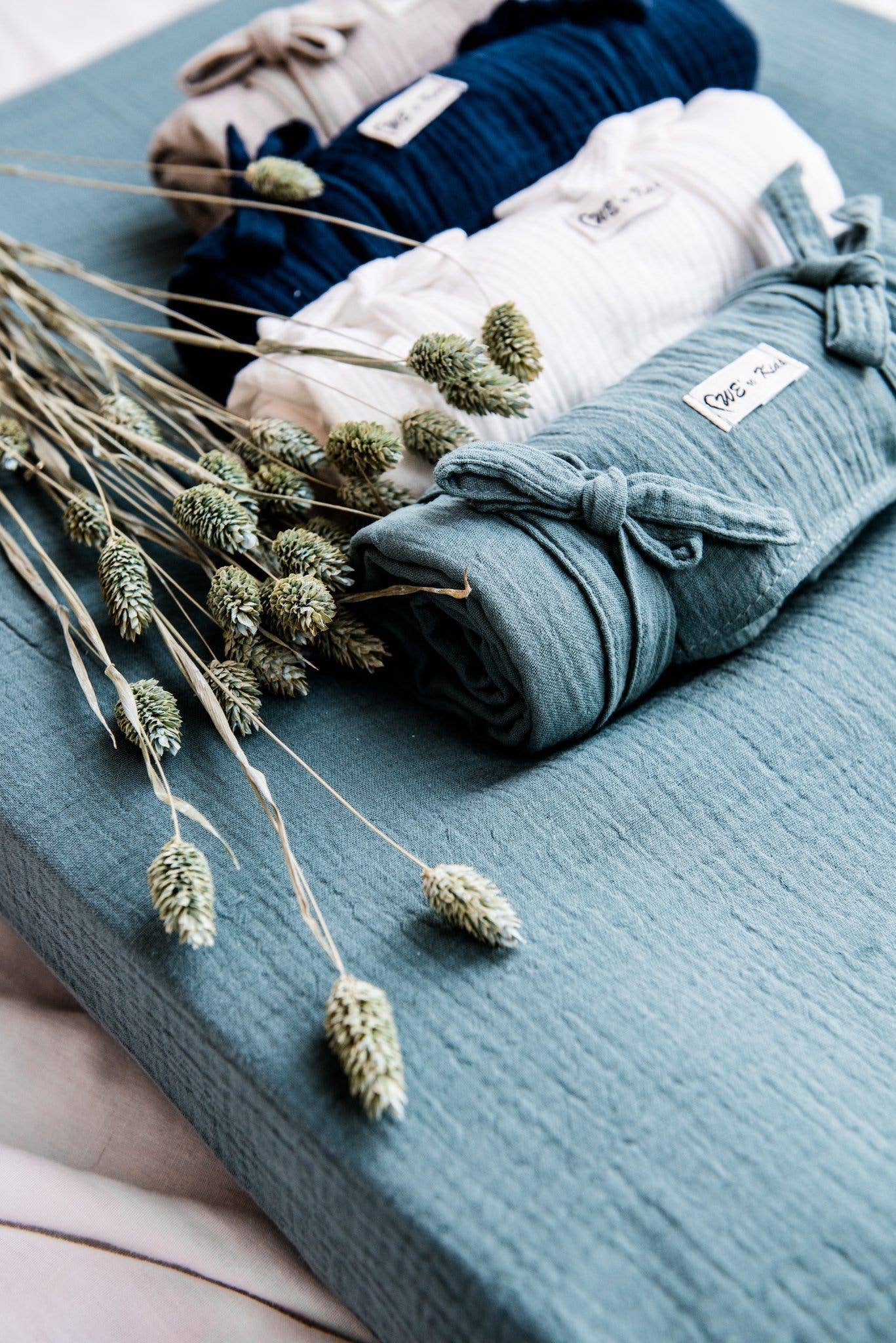 We Call It Love – Cobertor de cama - Crianças e bebés por atacado – Puslepude betræk - Køb lækkert vaskbart betræk til puslepude her1