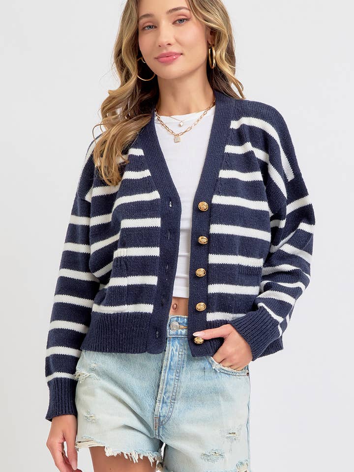 EINFACHE, LÄSSIGE STRICKJACKE AUS WEICHEM STRICK für den Großhandel von Sweet Lovely by Jen